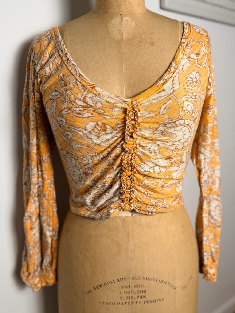 Free People stretchy crop top long sleeves XS orange tan and white